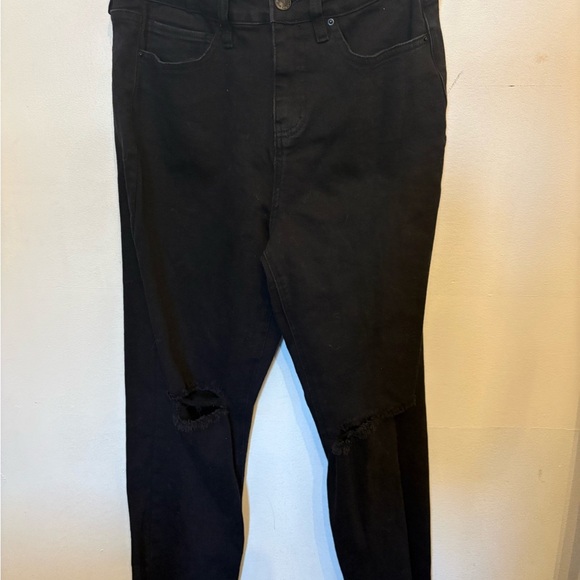 Classic Black Women's Skinny Jeans - Picture 4 of 5